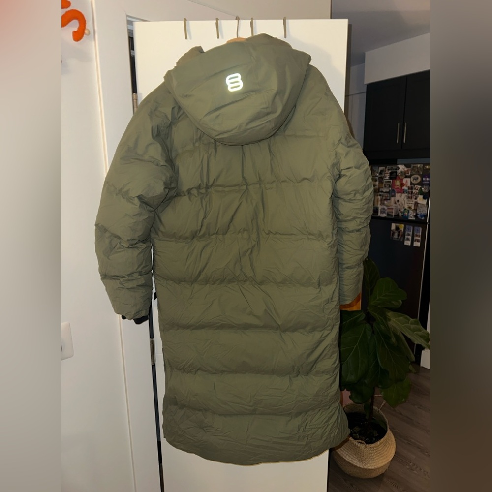 NWT Aritzia Super Puff20 Waterproof Long Coat Green Size Large - Picture 3 of 5
